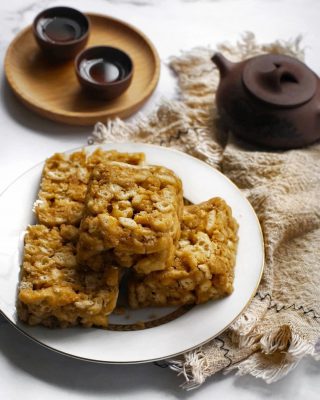 Sachima - bánh gạo phủ đường mạch nha